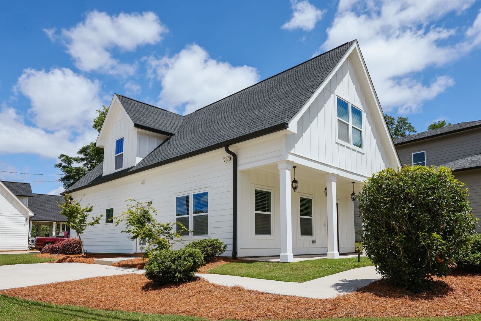 Athens House: 499 Little Oaks St.