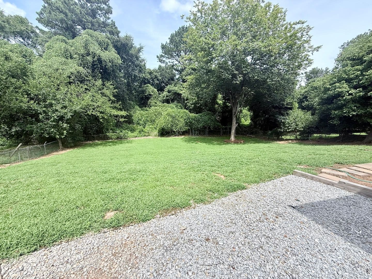 Athens Apartment: 165 Conrad Dr.