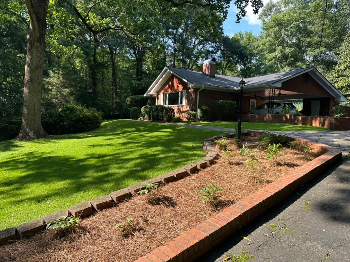 Athens House: 145 Duncan Springs Road
