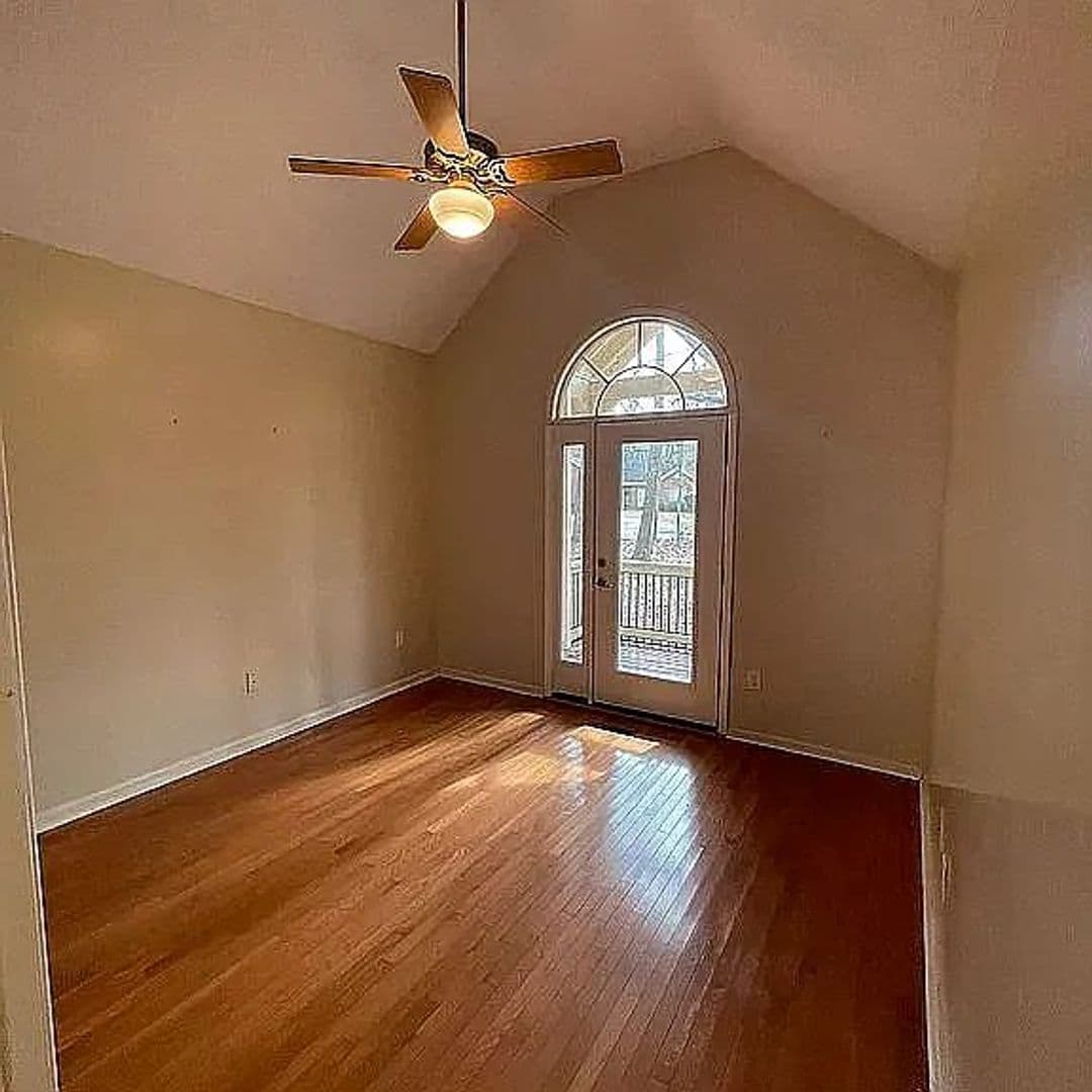 Athens House: 135 Cedar Springs Dr.