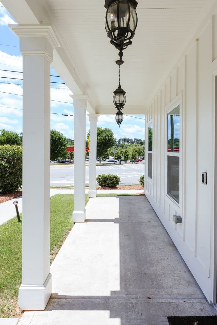 Athens House: 499 Little Oaks St.