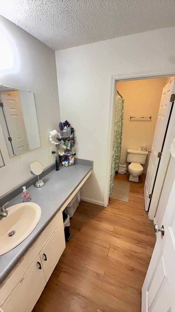 Athens Apartment: 723 Baxter St