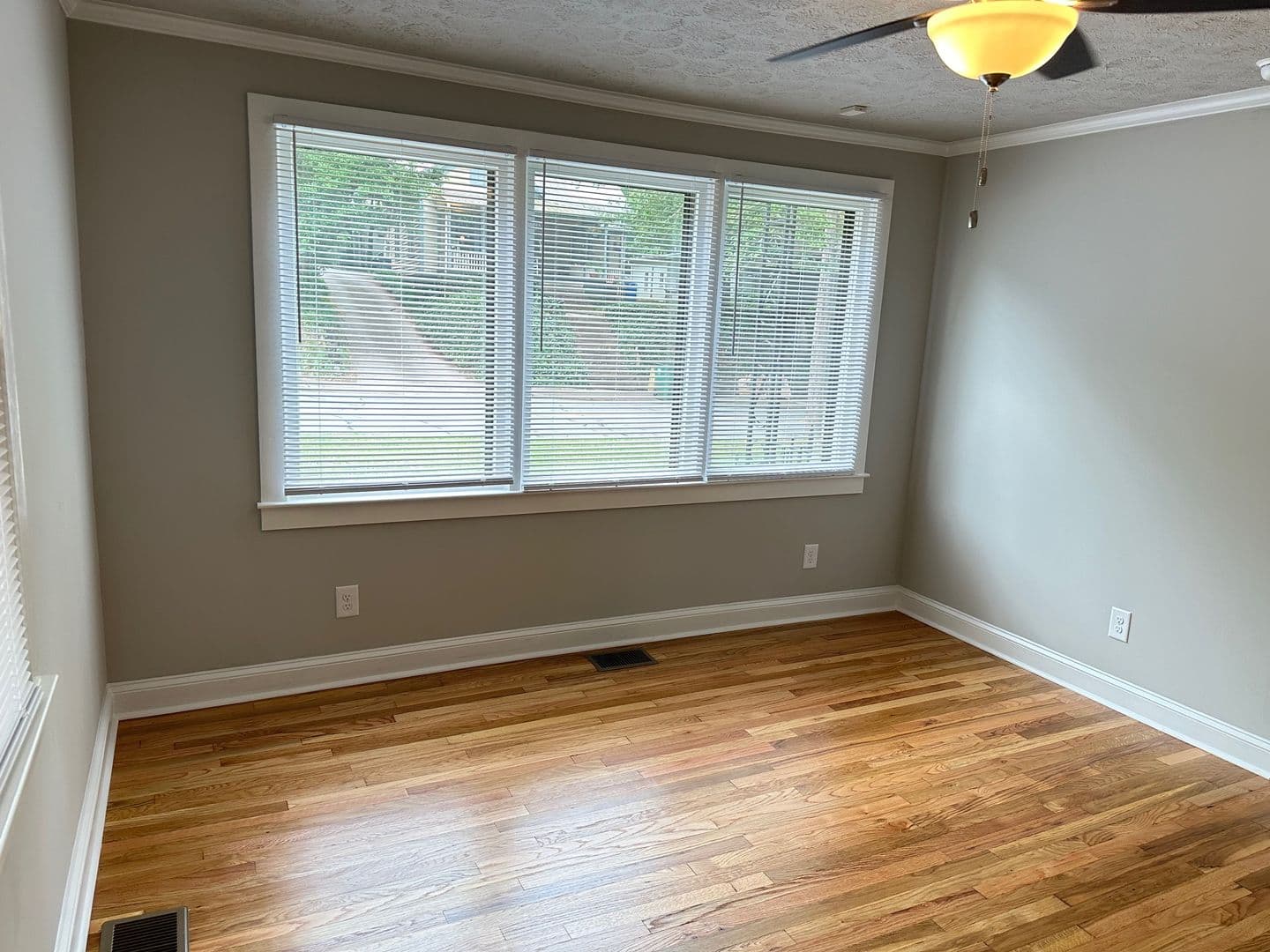 Athens House: 142 S. Poplar St.