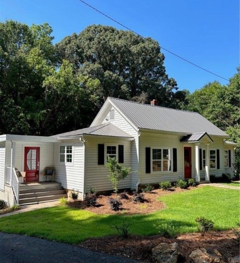 Athens House: 100 Timothy Place