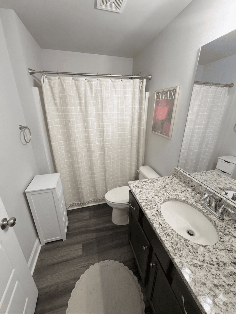 Athens House: 954 MLK Parkway