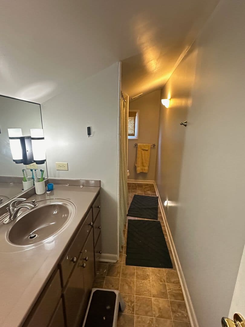Athens House: 190 Hardin Dr