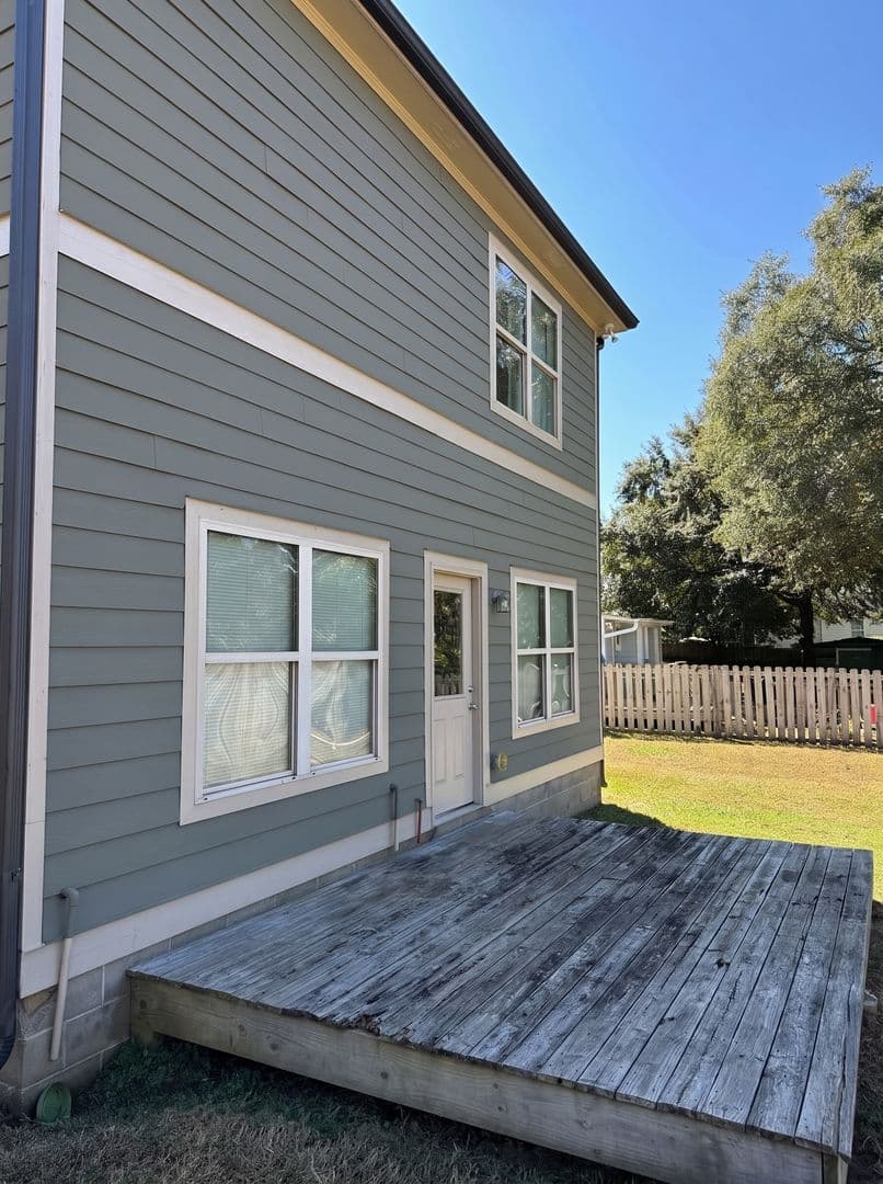 Athens House: 305 Conrad Drive