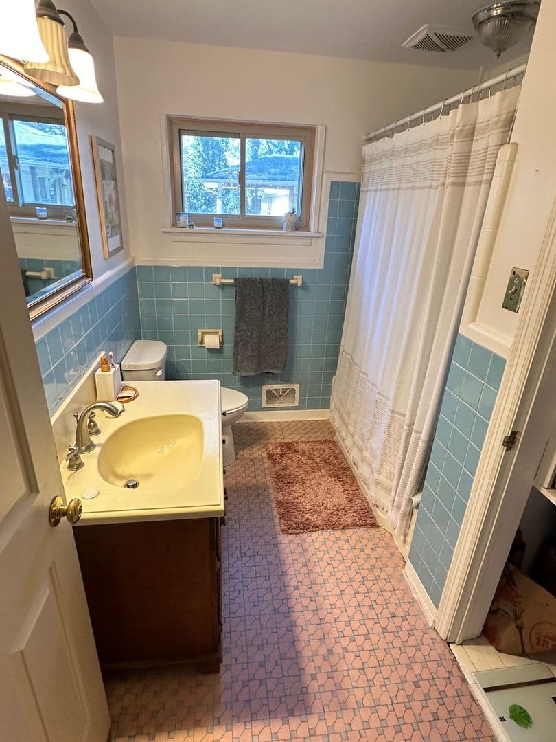 Athens House: 190 Hardin Dr