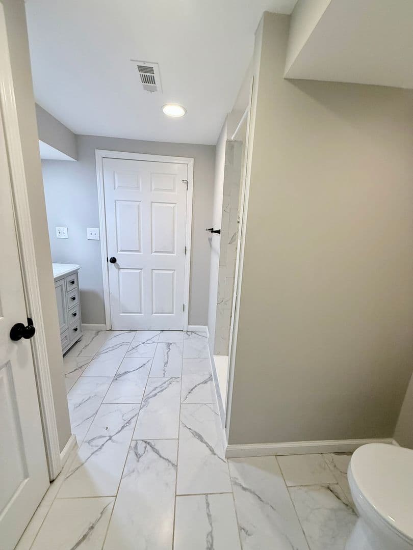 Athens Apartment: 165 Conrad Dr.