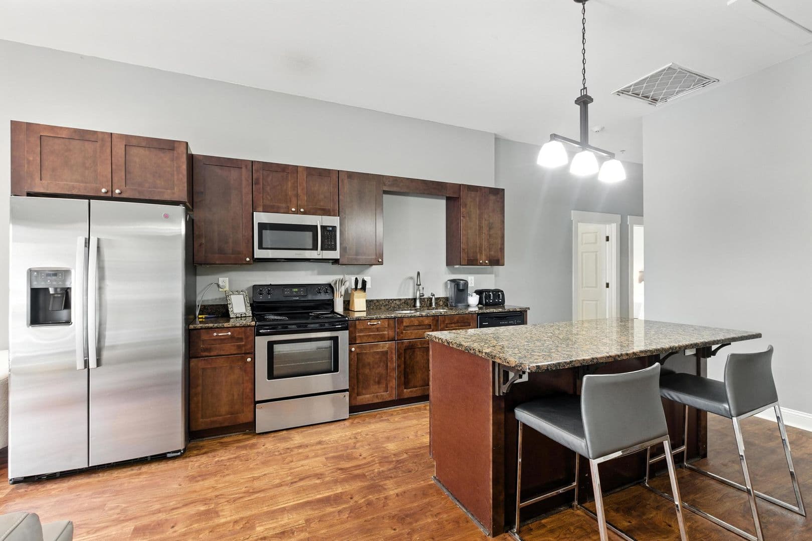 Athens Apartment: 492 N. Thomas St
