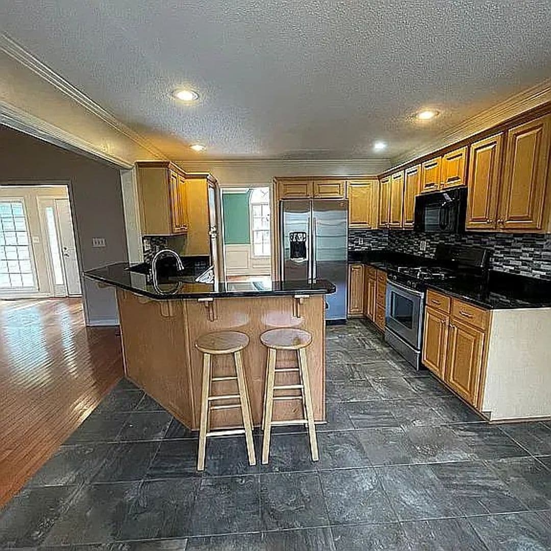 Athens House: 135 Cedar Springs Dr.