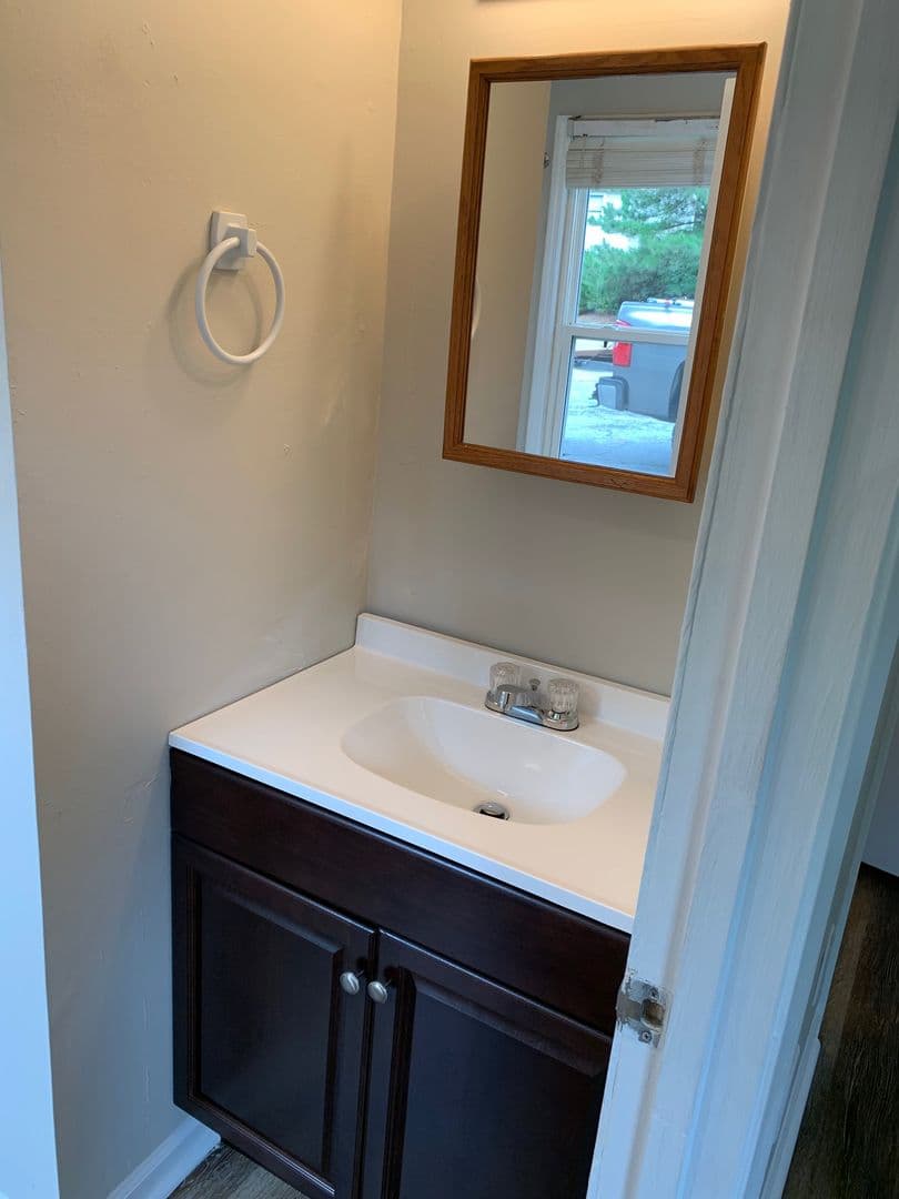 Athens Apartment: 109 Mark Twain Cir.