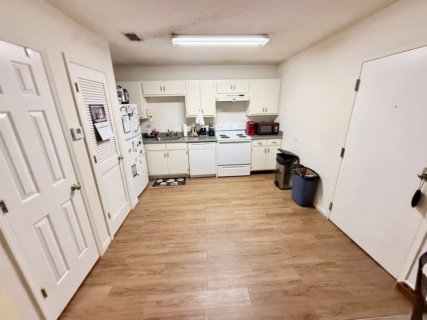 Athens Apartment: 723 Baxter St
