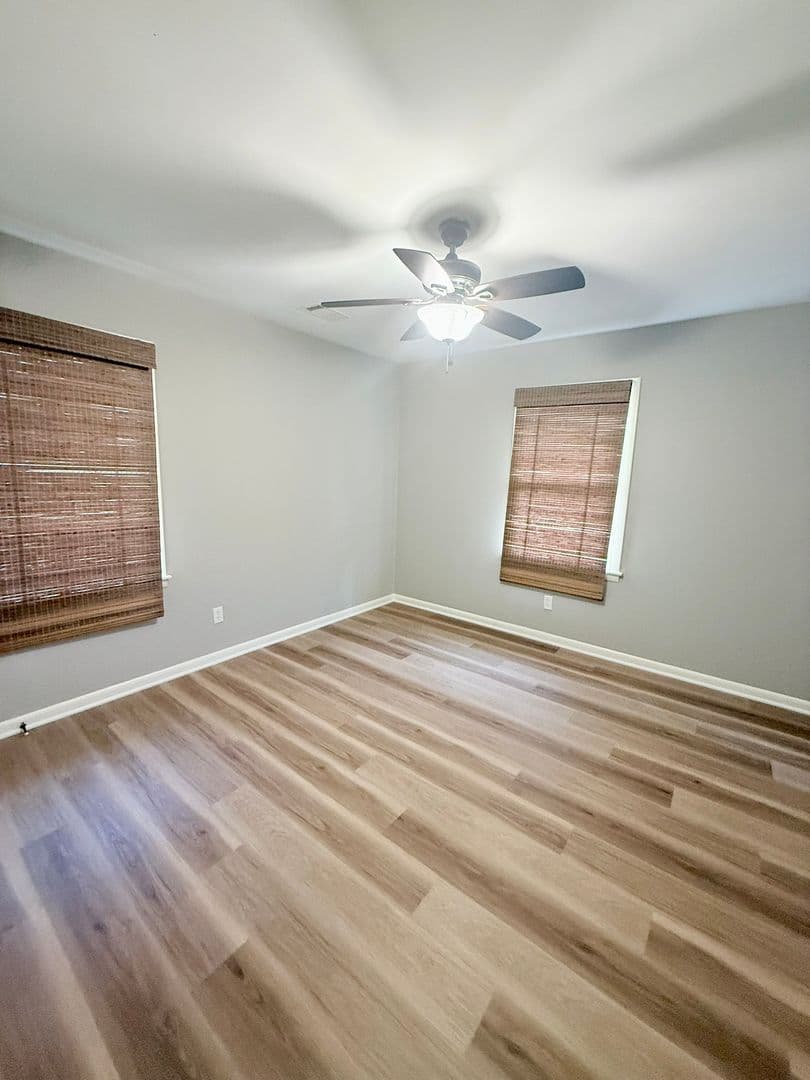Athens Apartment: 165 Conrad Dr.