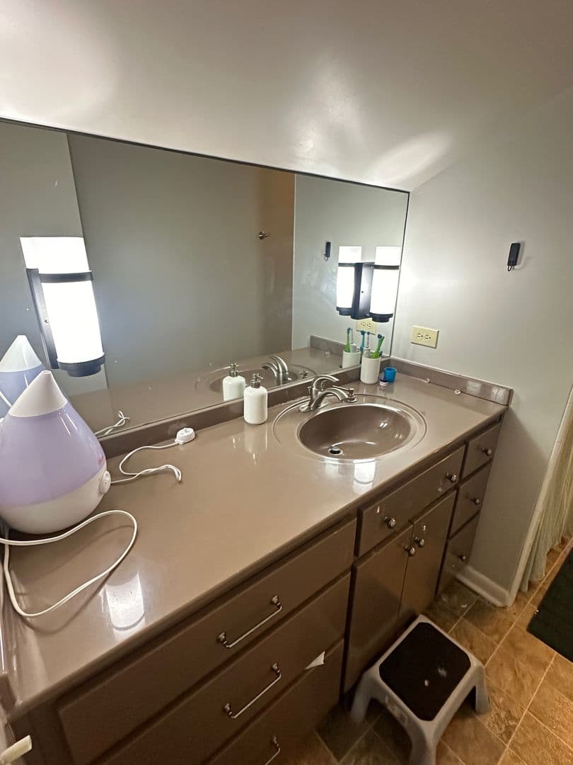 Athens House: 190 Hardin Dr