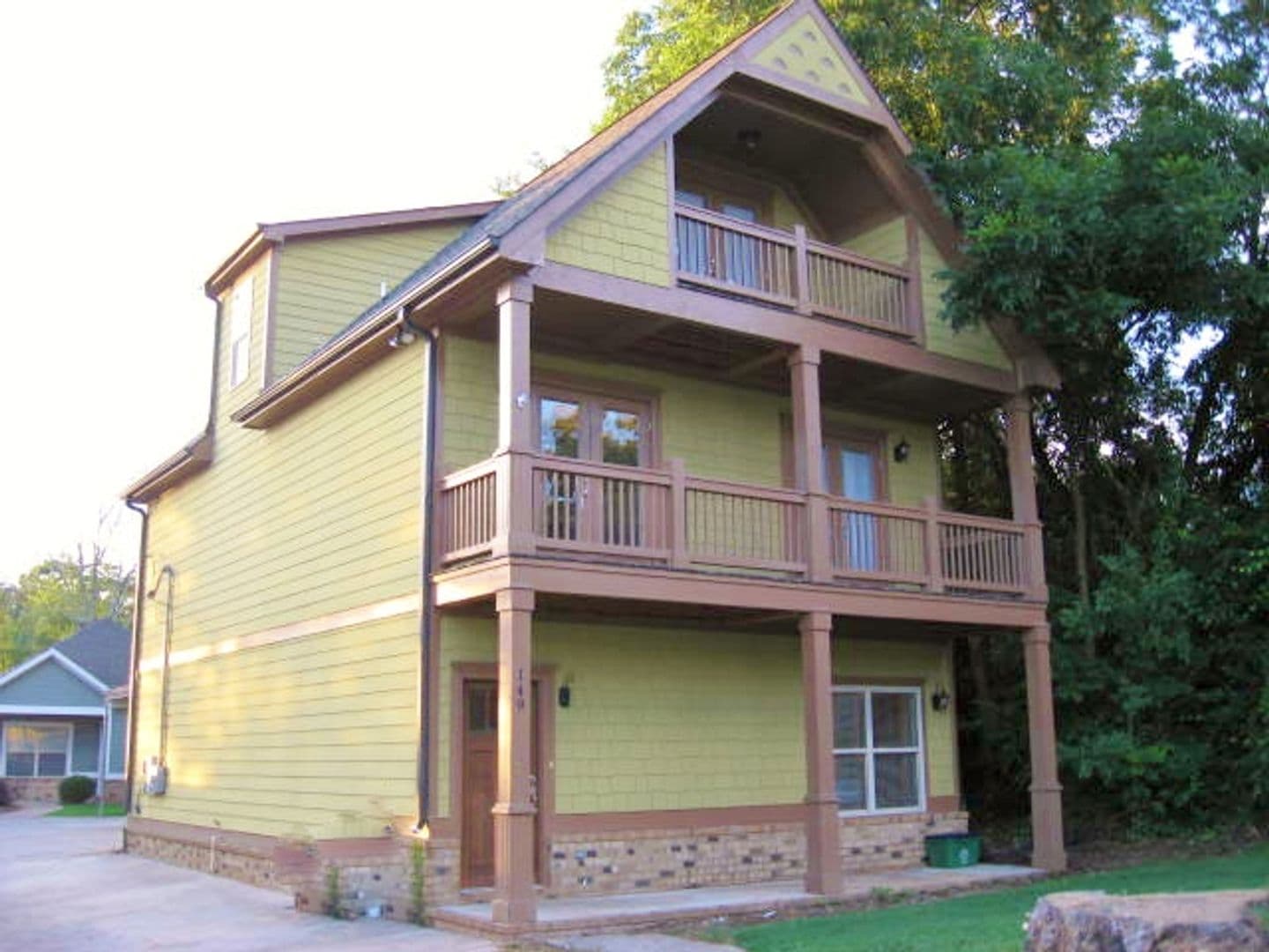 Athens House: 149 Ruth Street