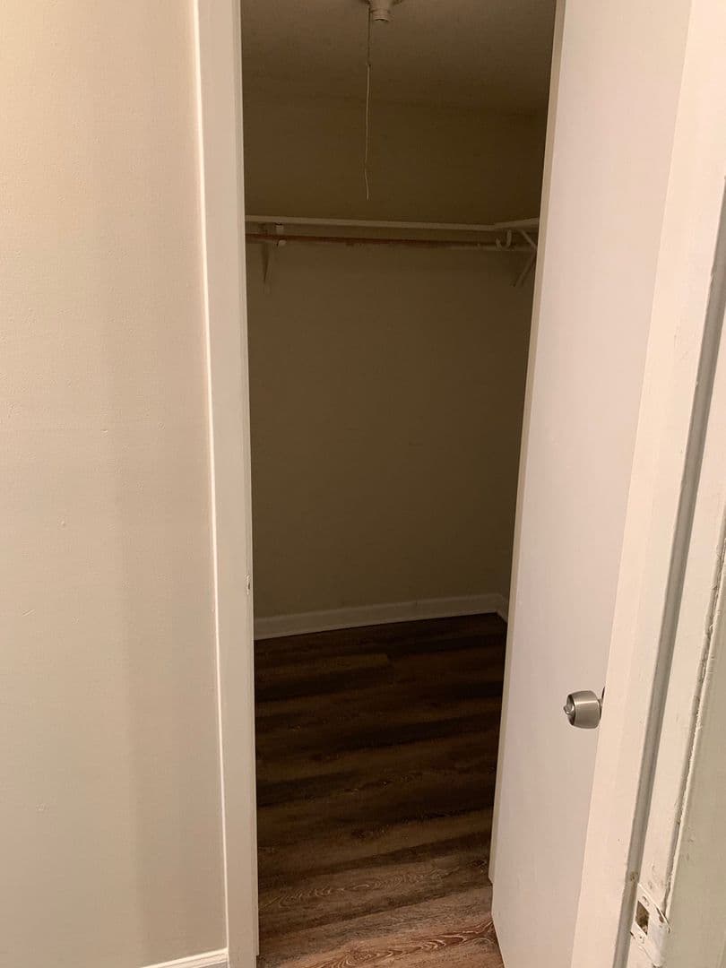 Athens Apartment: 109 Mark Twain Cir.