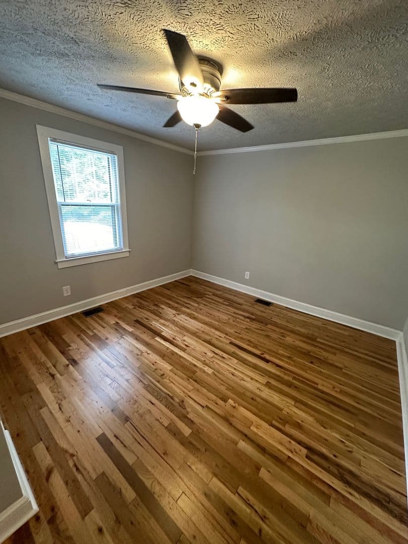 Athens House: 142 S. Poplar St.