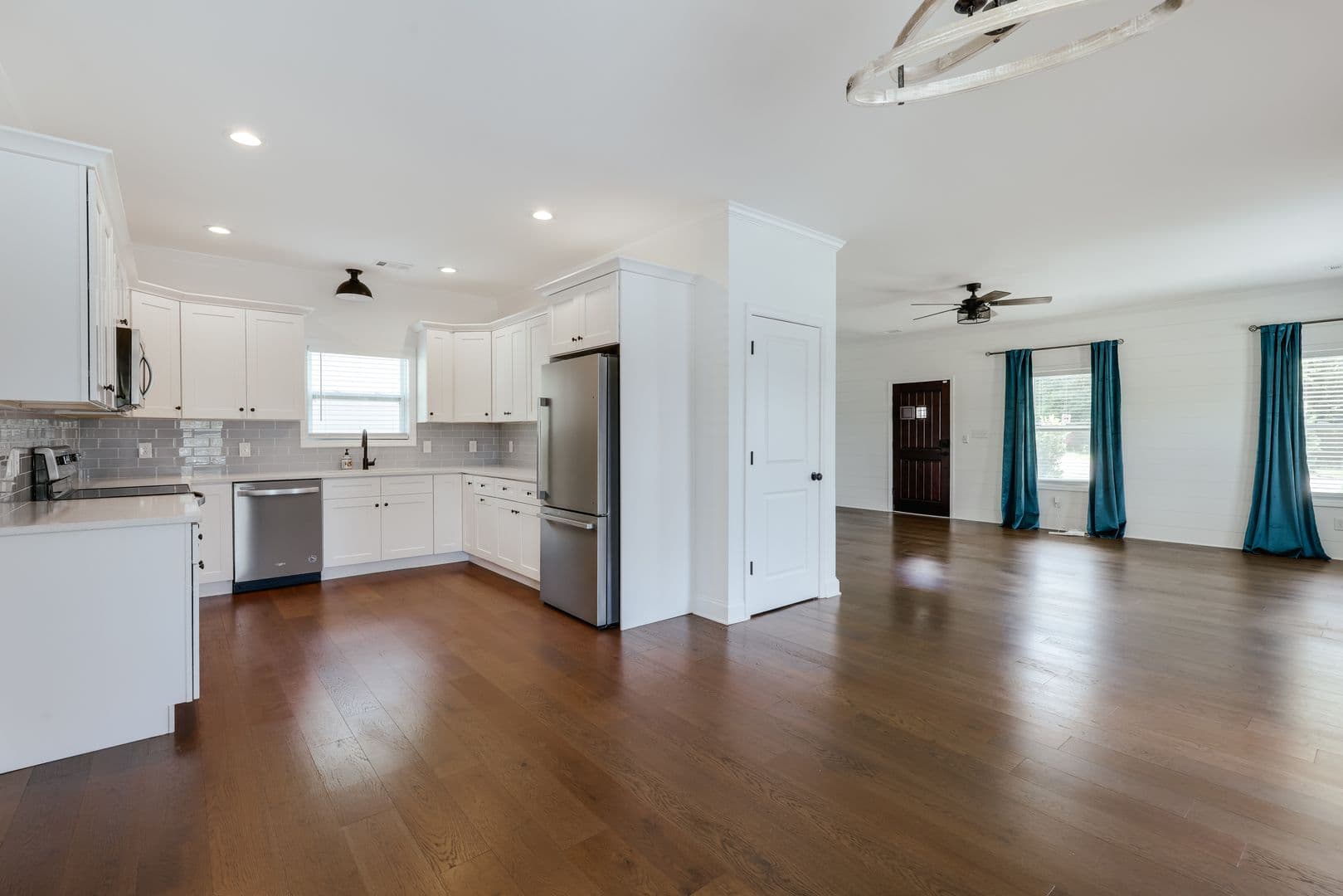 Athens House: 499 Little Oaks St.