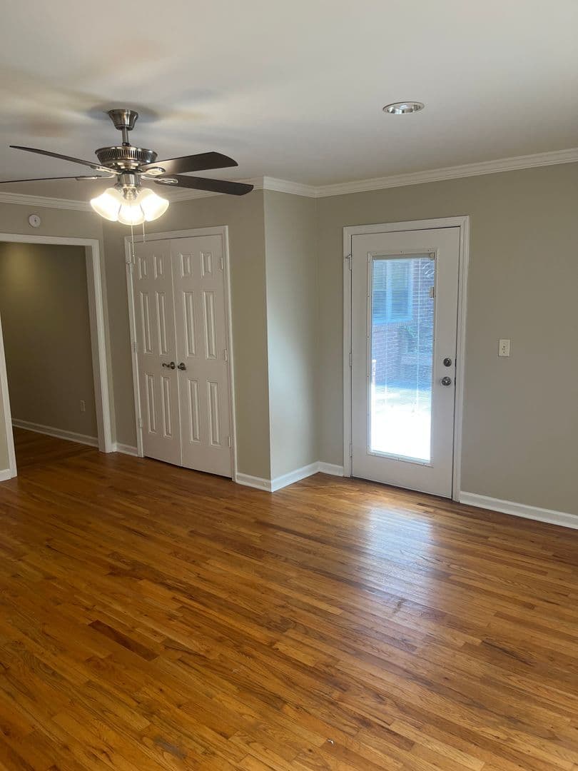 Athens House: 168 Hardin Dr.