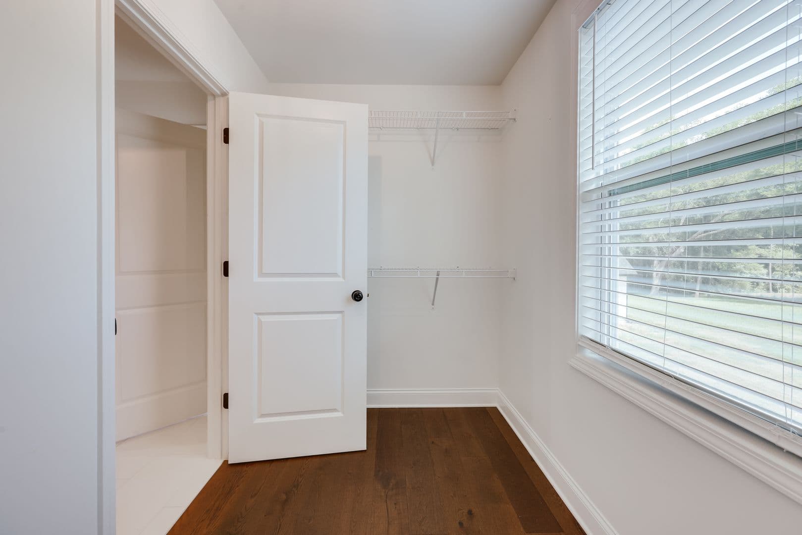 Athens House: 499 Little Oaks St.