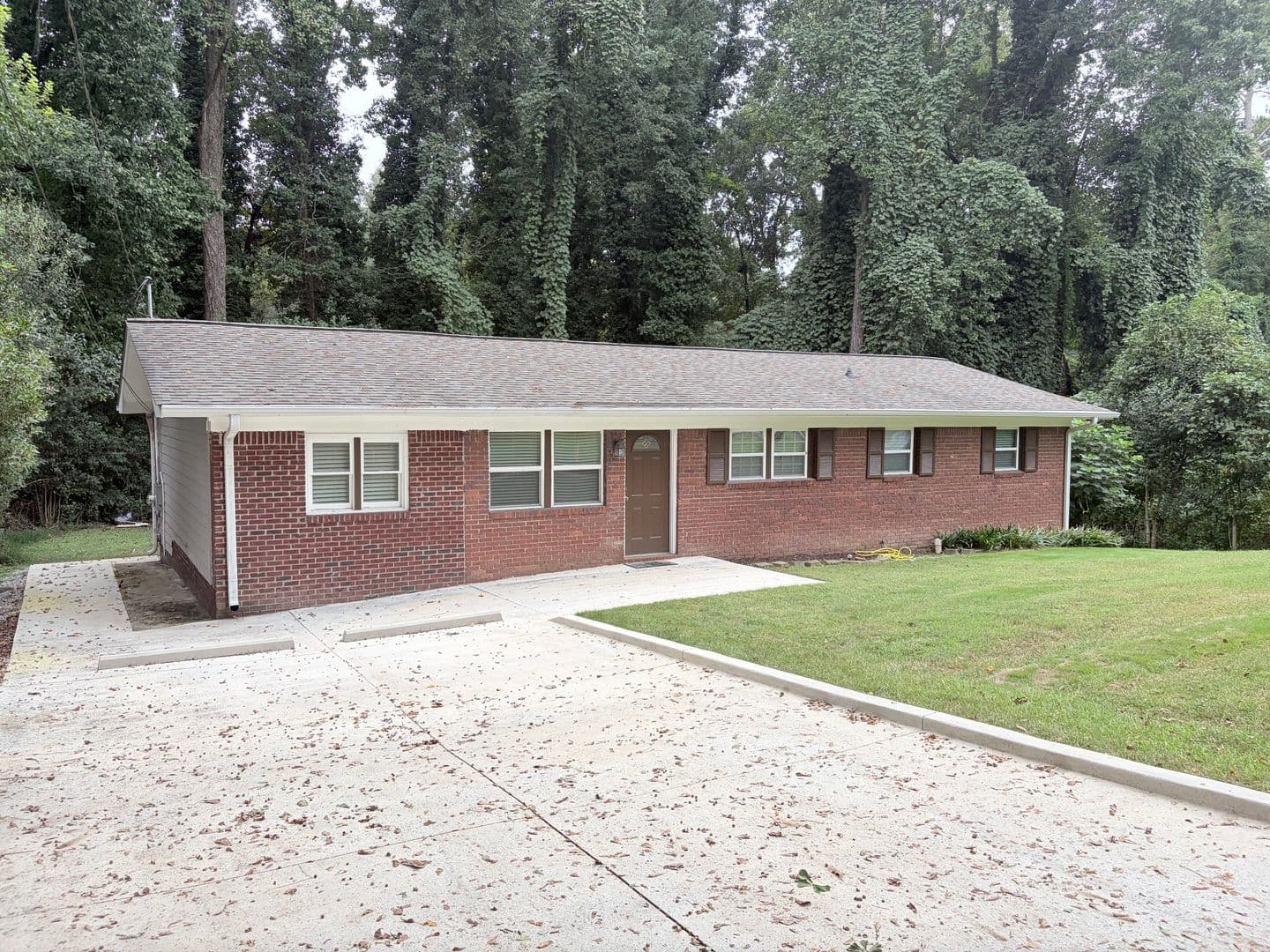 Athens House: 175 Lillian Dr.