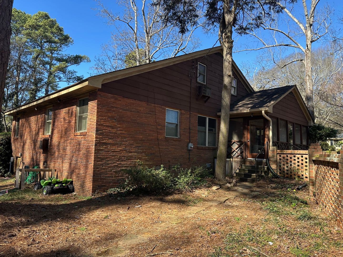 Athens House: 190 Hardin Dr