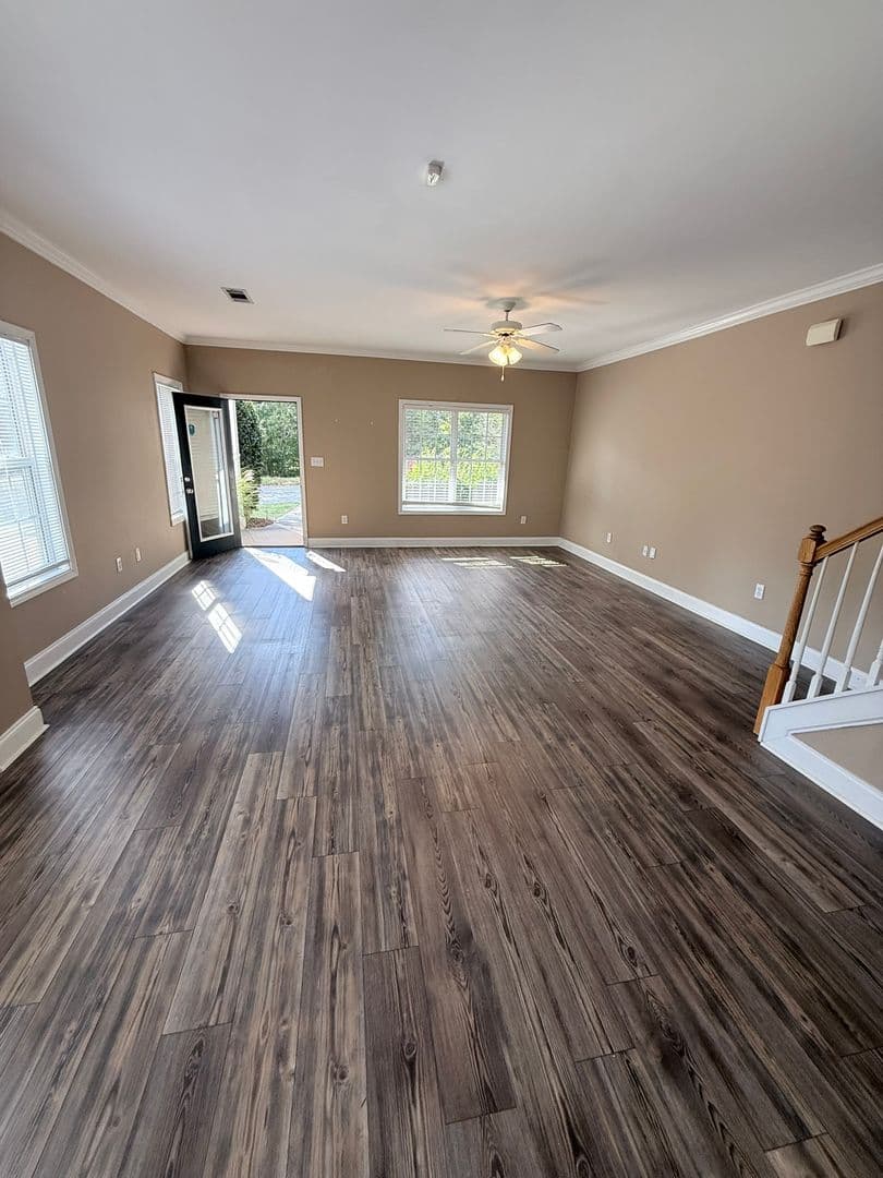 Athens House: 255 Wiltshire Dr
