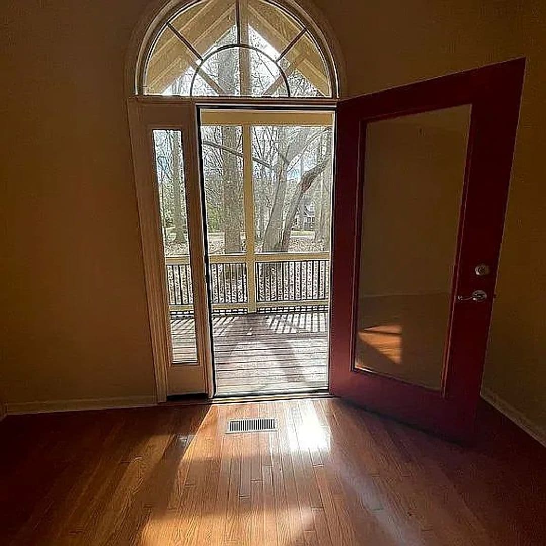 Athens House: 135 Cedar Springs Dr.