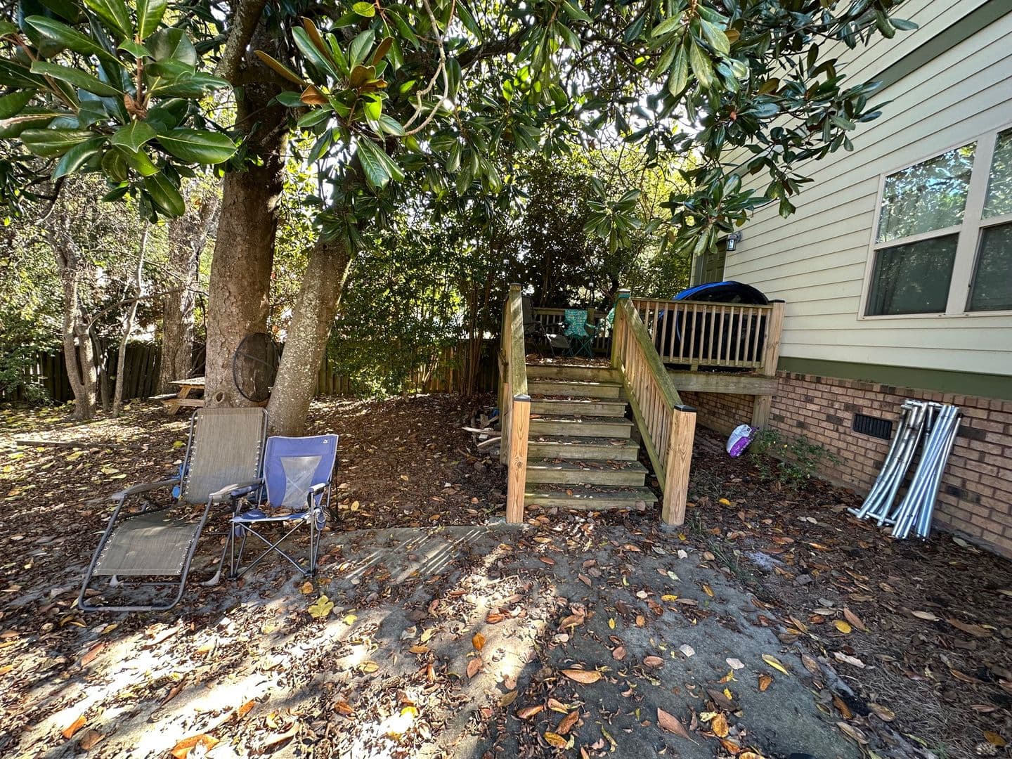 Athens House: 161 Jonas Ave