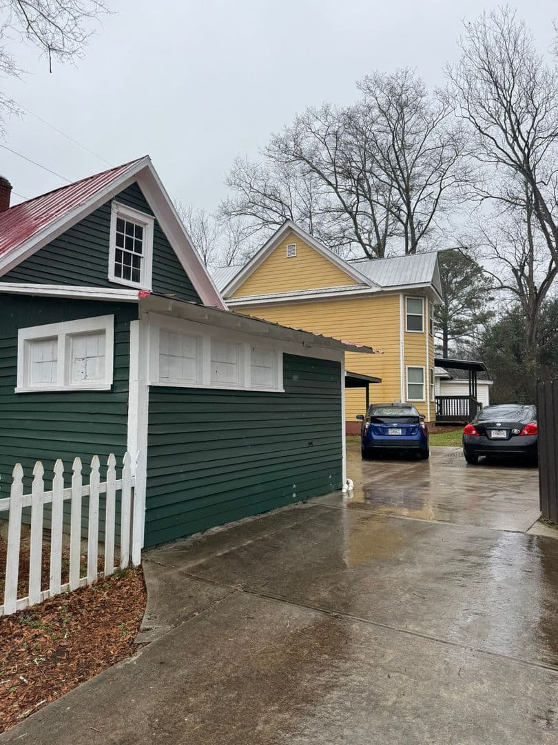 Athens House: 1423 East Broad Street