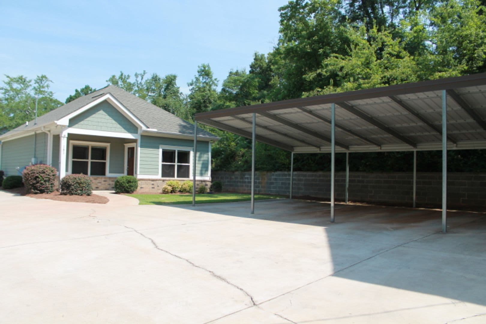 Athens House: 151 Ruth Street