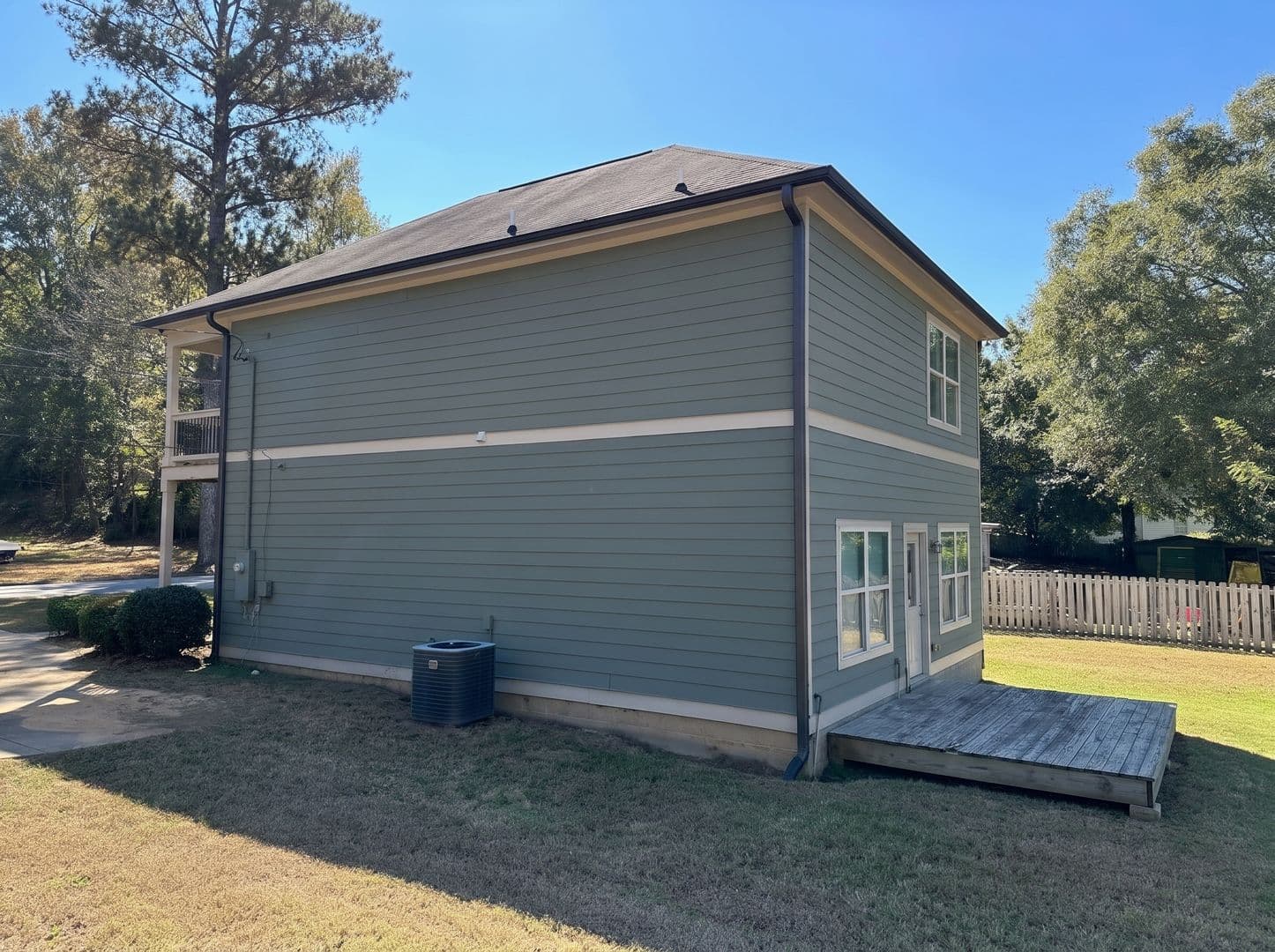 Athens House: 305 Conrad Drive