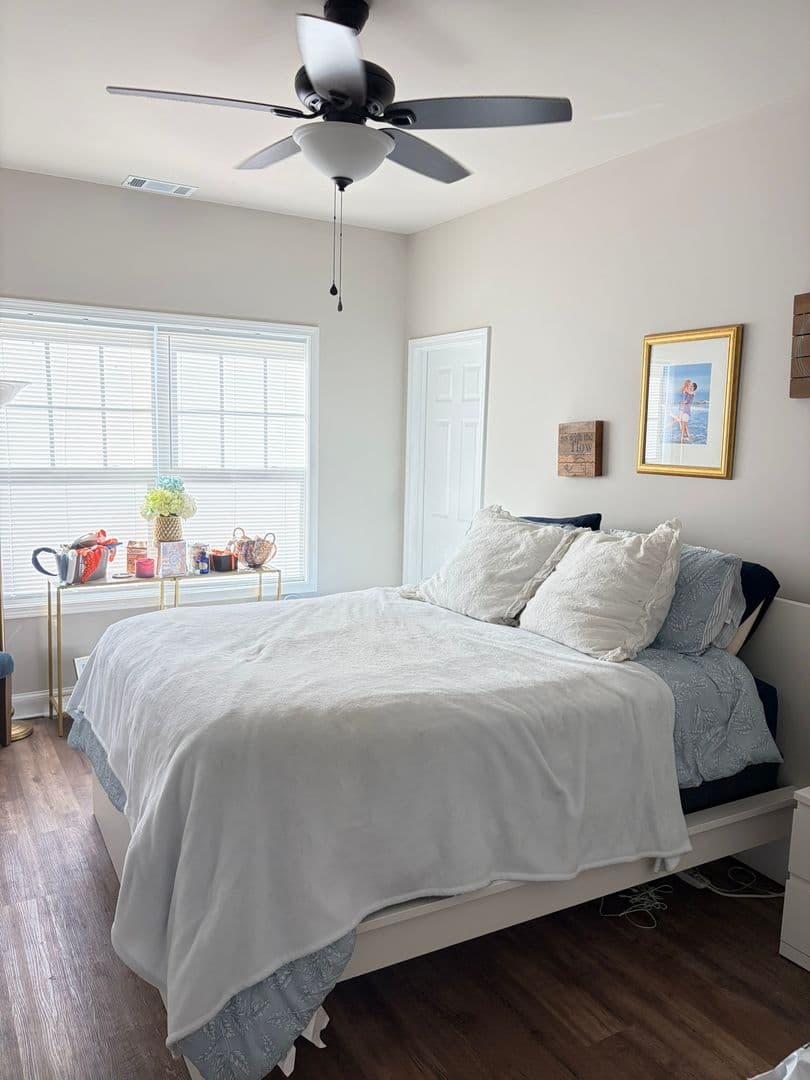 Athens House: 270 Bella Way