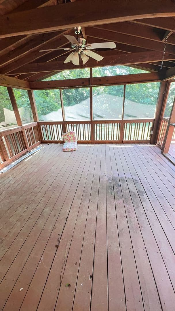 Athens House: 156 Hardin Drive