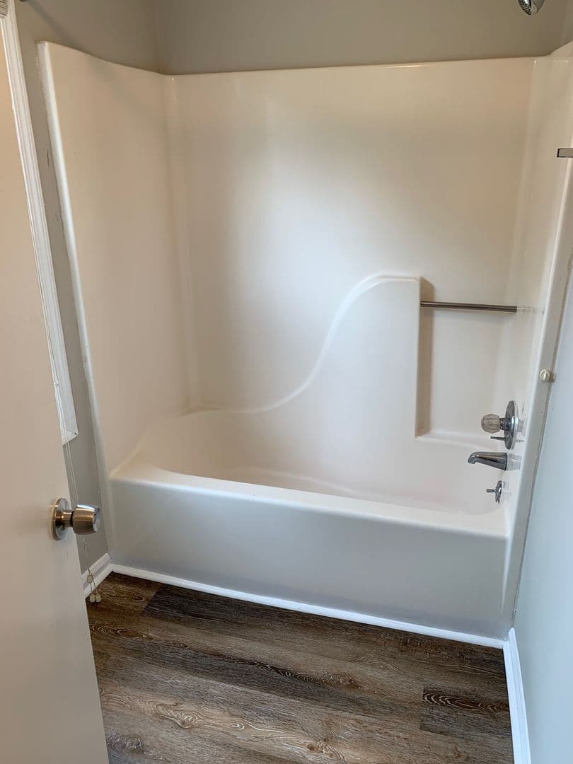 Athens Apartment: 109 Mark Twain Cir.