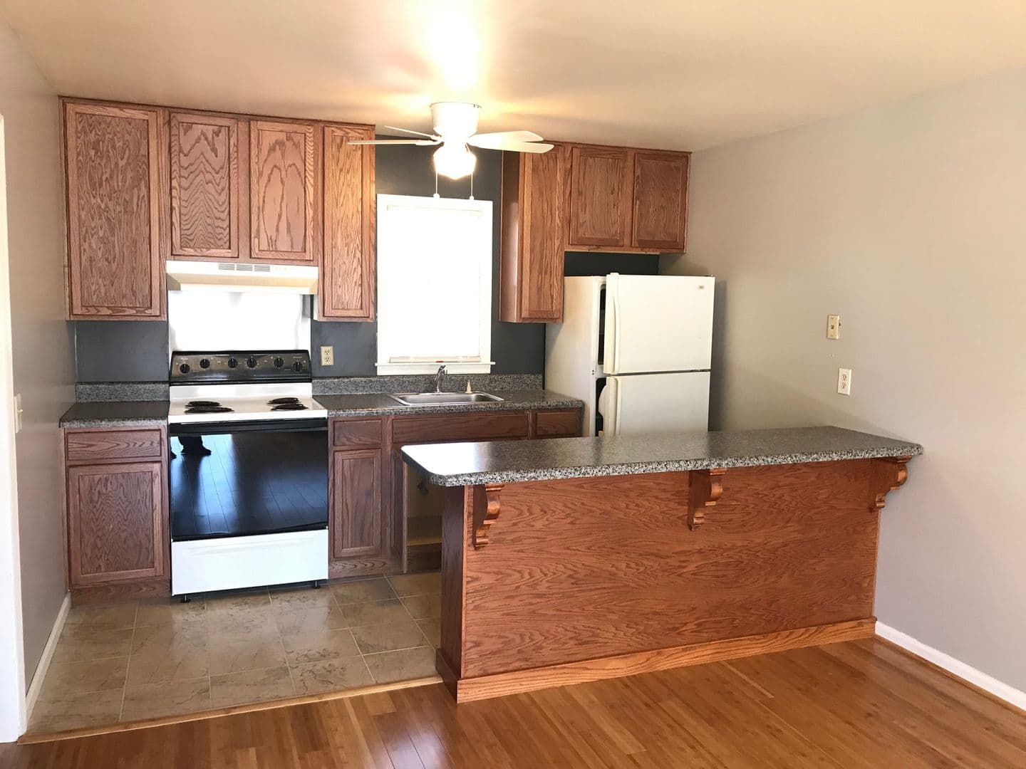 Athens Apartment: 1020 W. Hancock Ave
