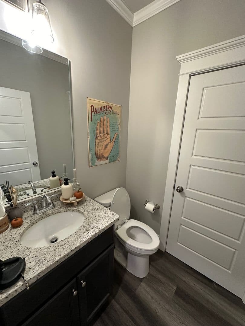 Athens House: 962 MLK Parkway