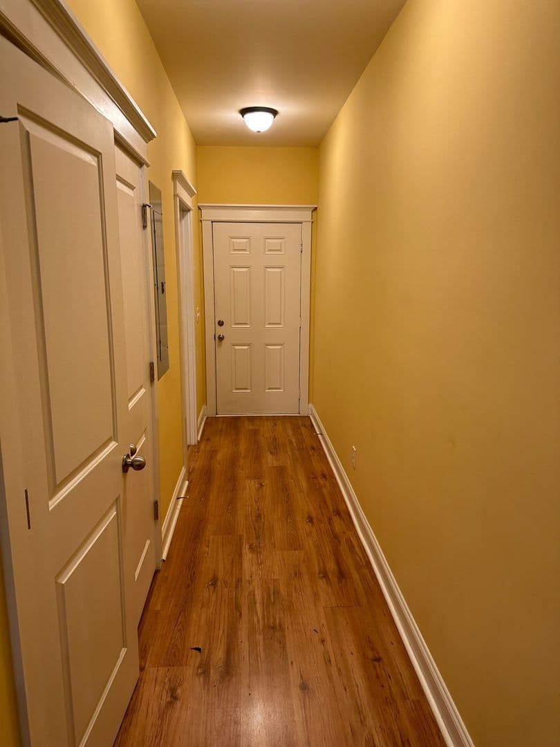 Athens House: 161 Jonas Ave