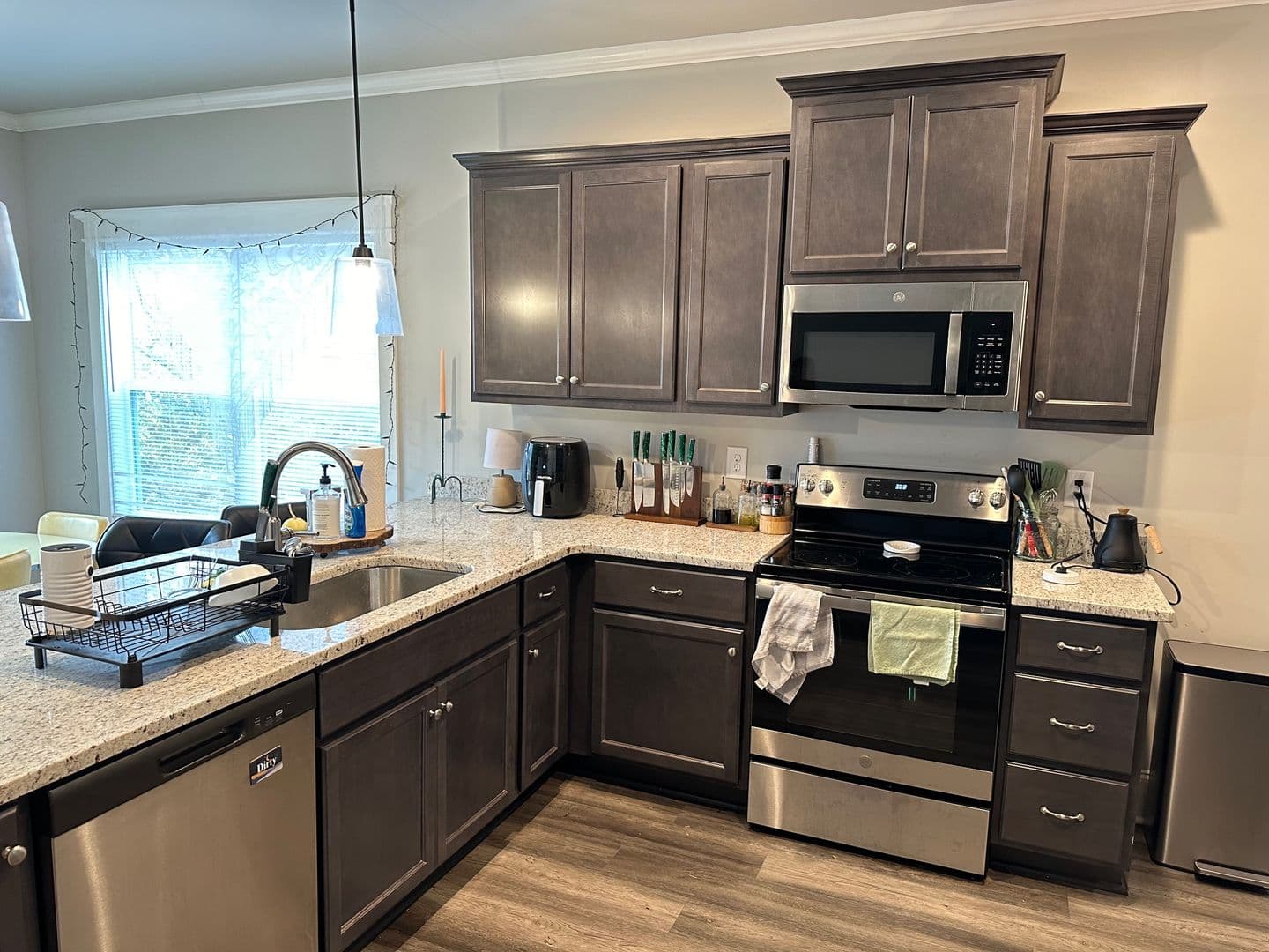 Athens House: 962 MLK Parkway