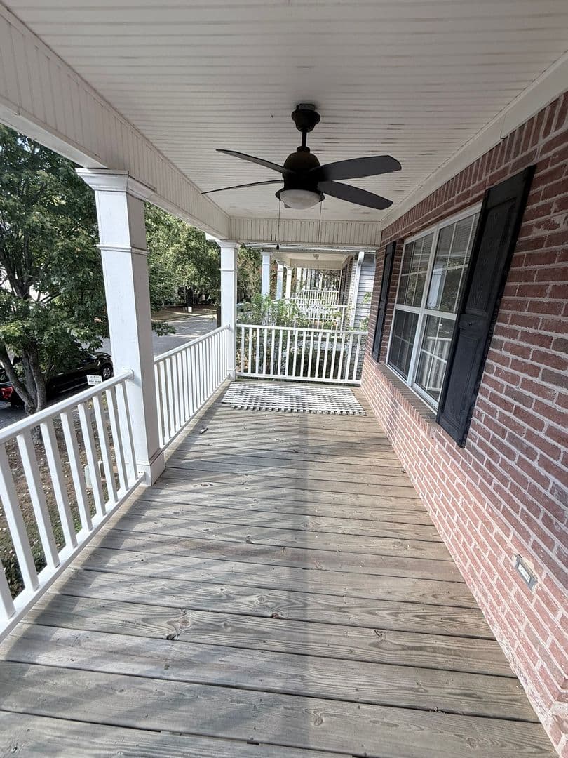 Athens House: 255 Wiltshire Dr