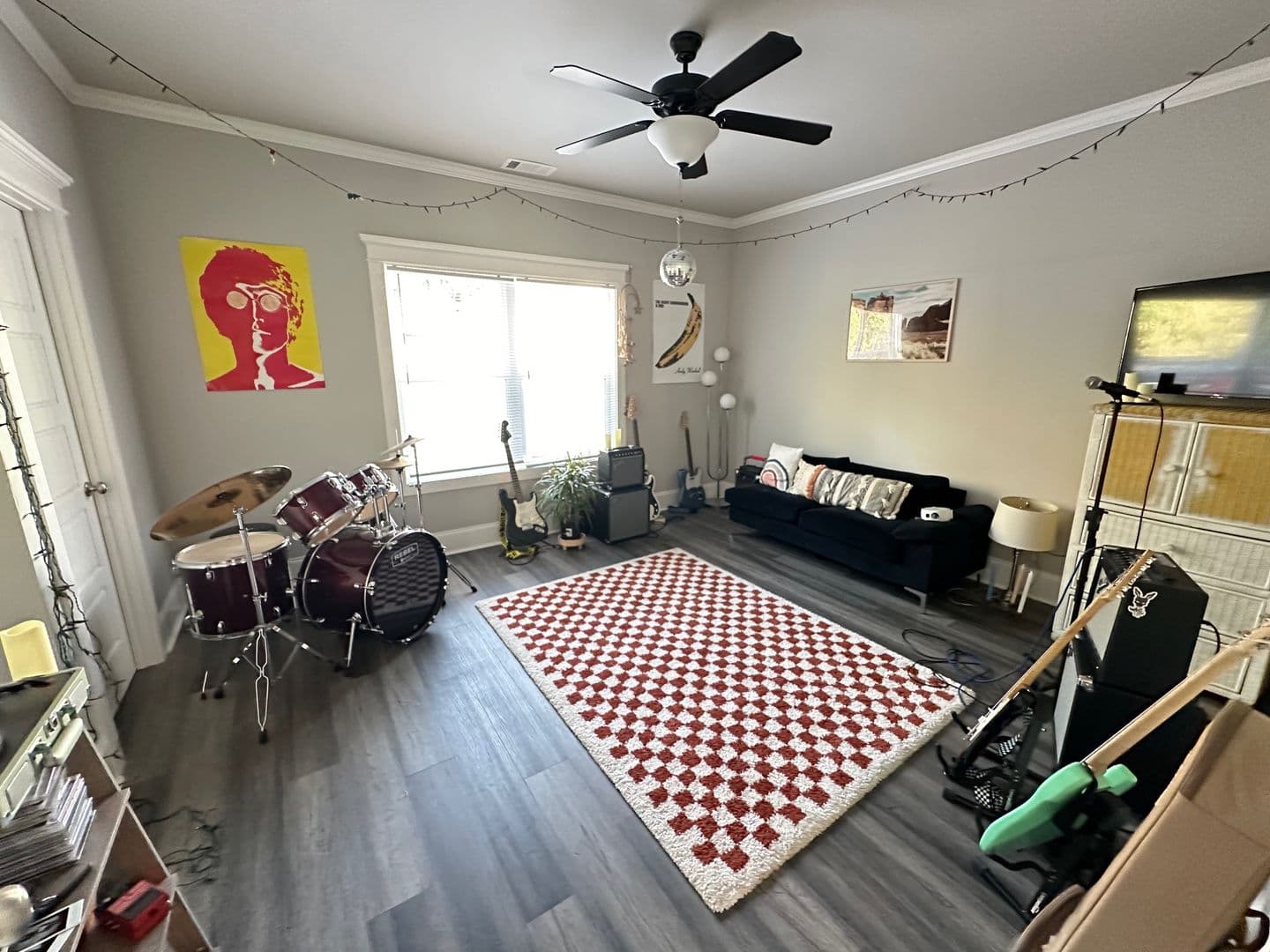 Athens House: 962 MLK Parkway