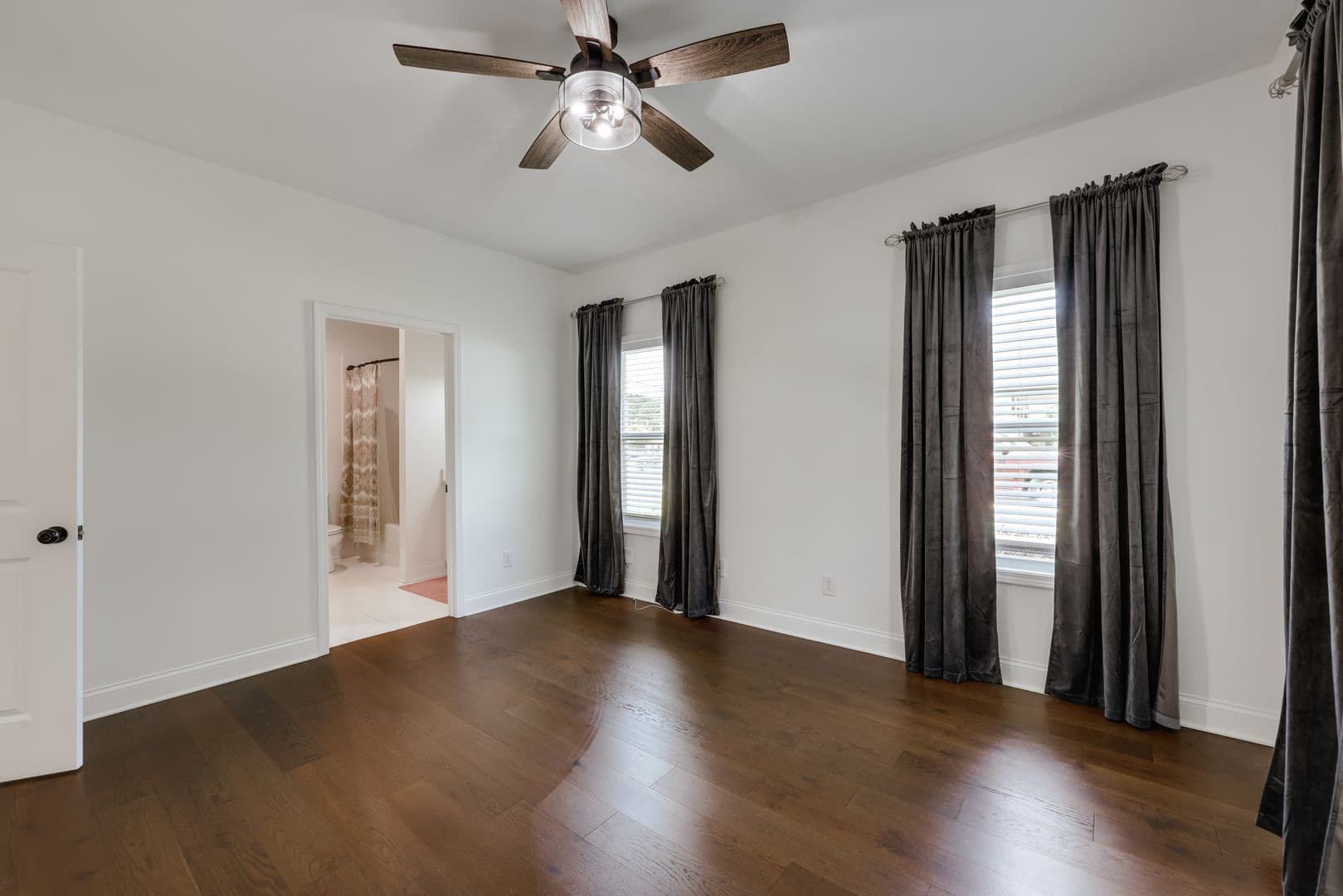 Athens House: 499 Little Oaks St.