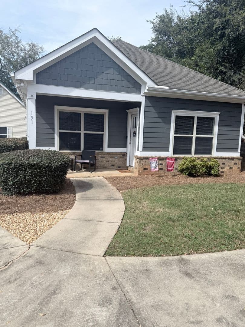 Athens House: 151 Ruth Street