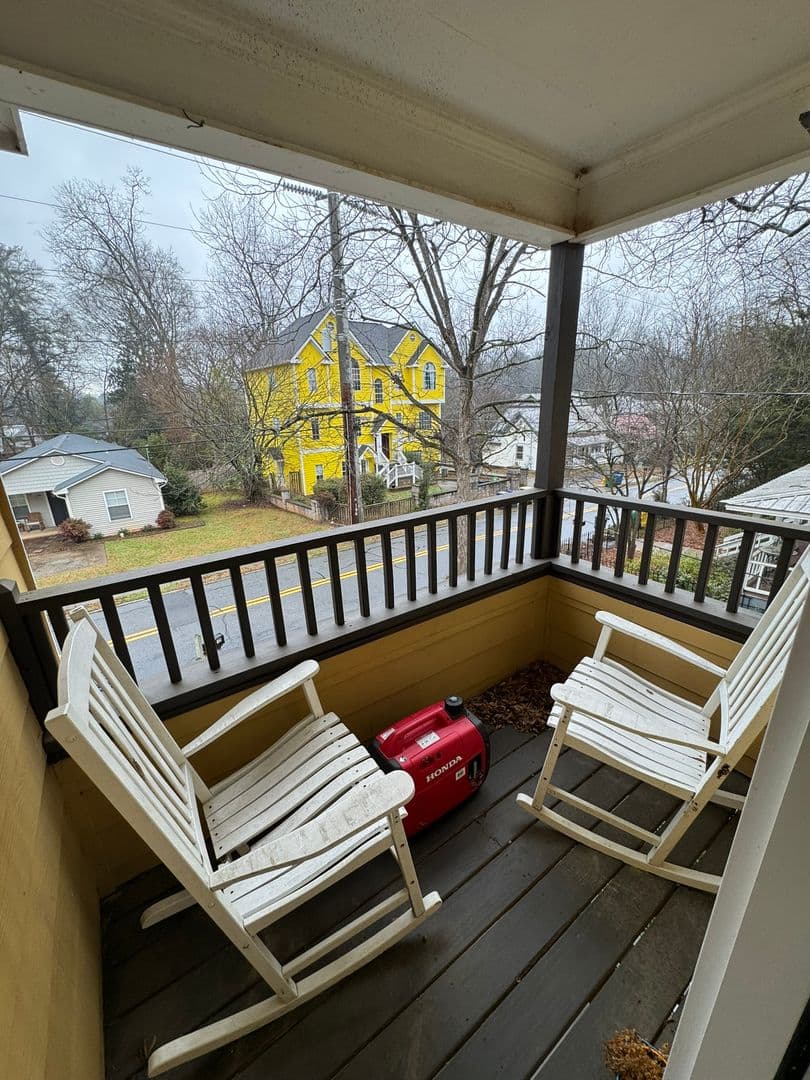 Athens House: 128 N. Peter Street