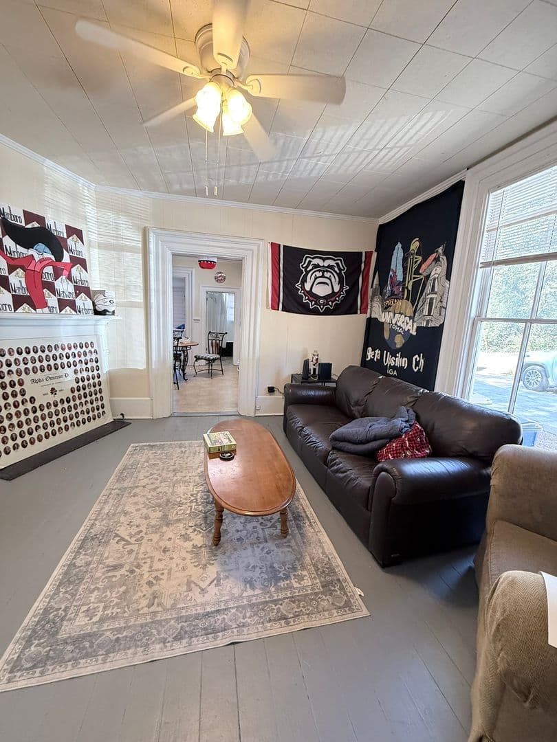 Athens House: 324 Carr Street