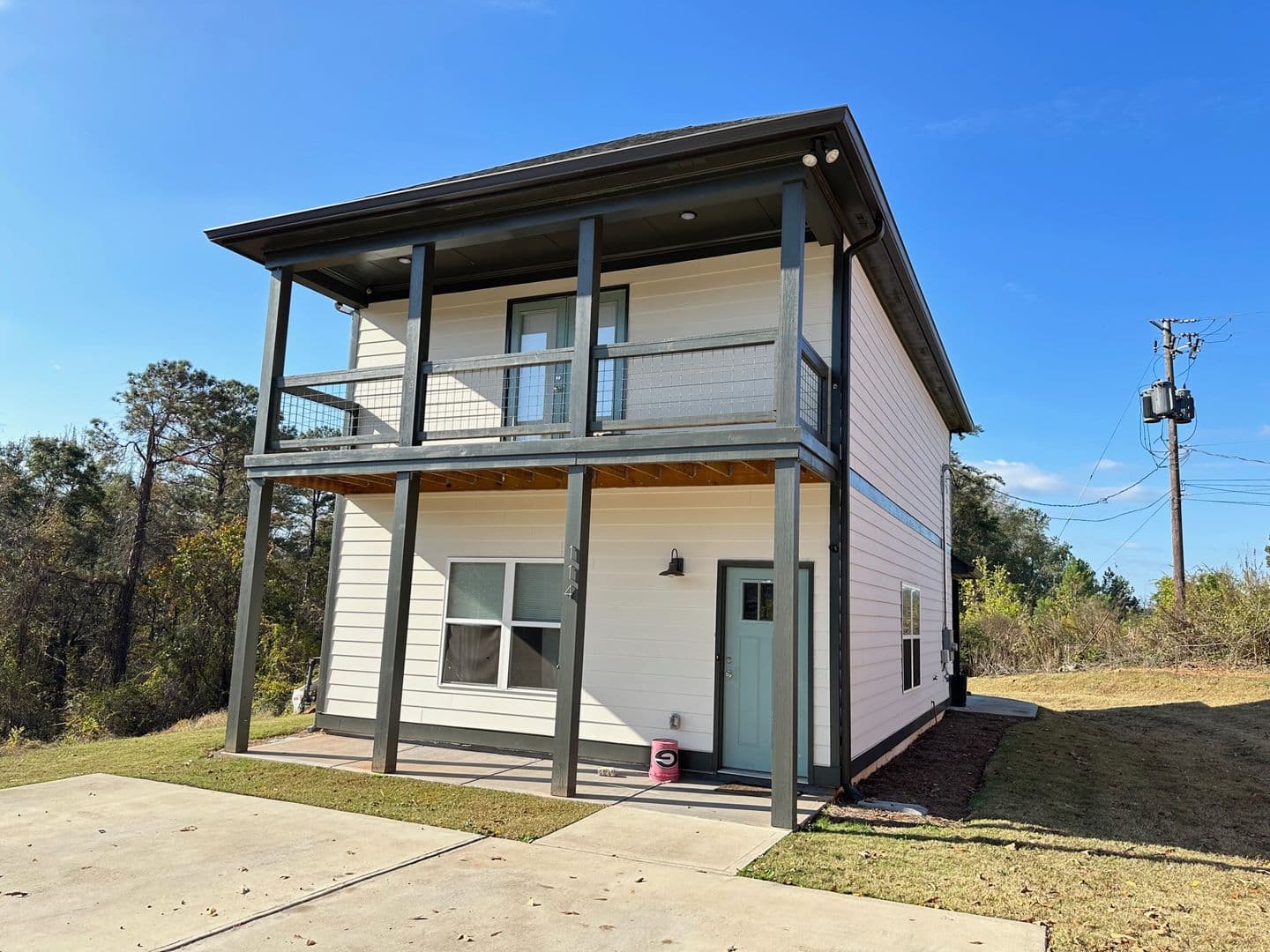 Athens House: 114 Garden Lane