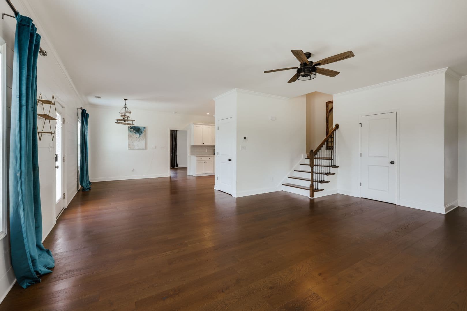 Athens House: 499 Little Oaks St.