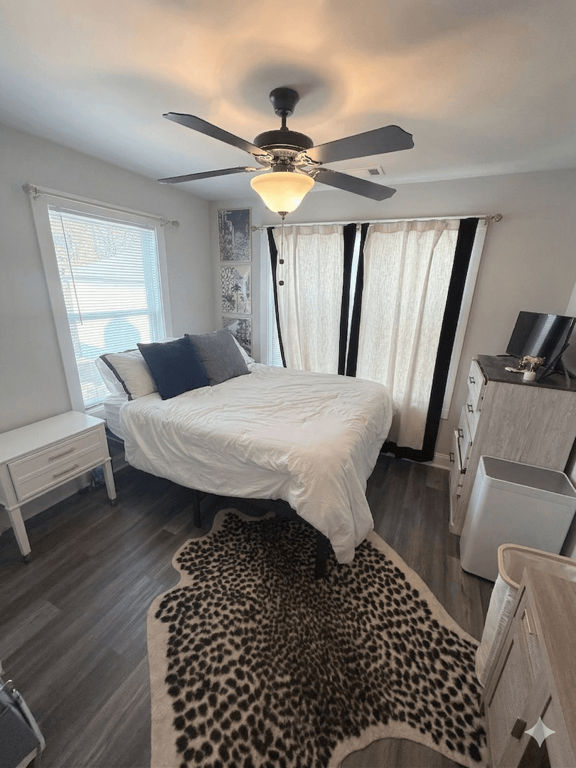 Athens House: 954 MLK Parkway