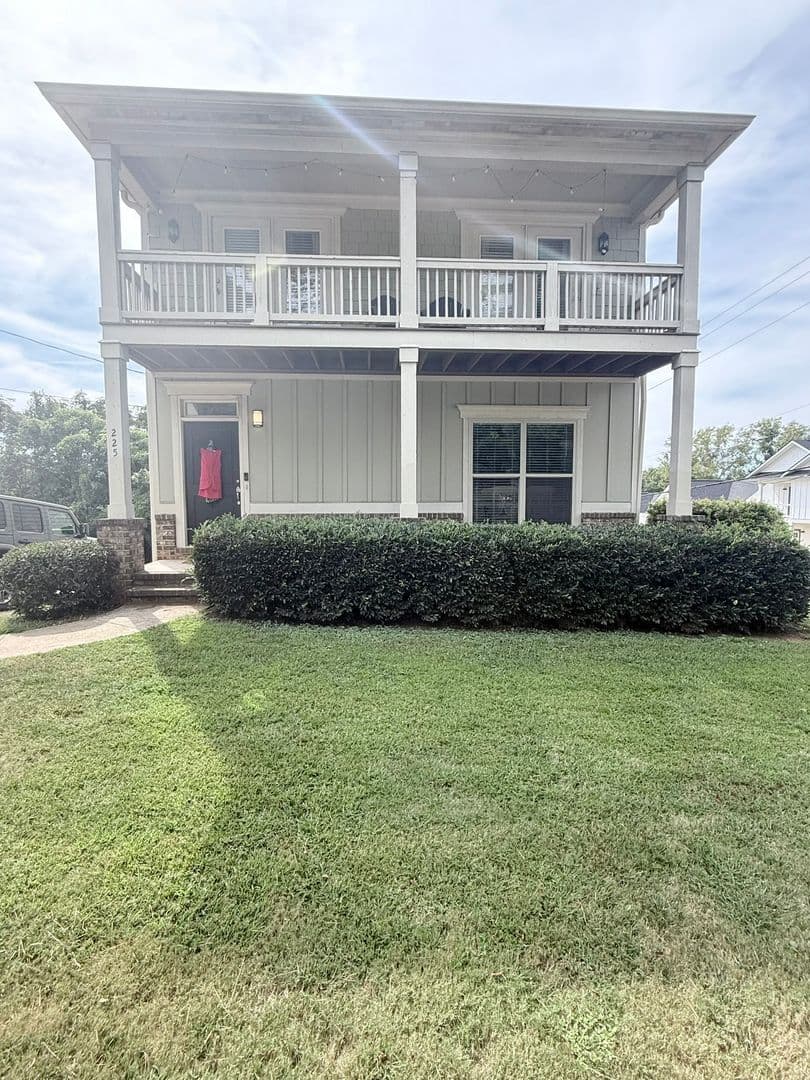 Athens House: 225 Ruth Drive